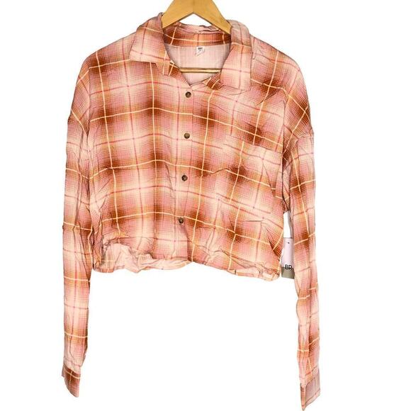 bpTop Plaid Crop Long Sleeve Collared Button-Up Shirt Pink Tan NWT Medium - Picture 2 of 7